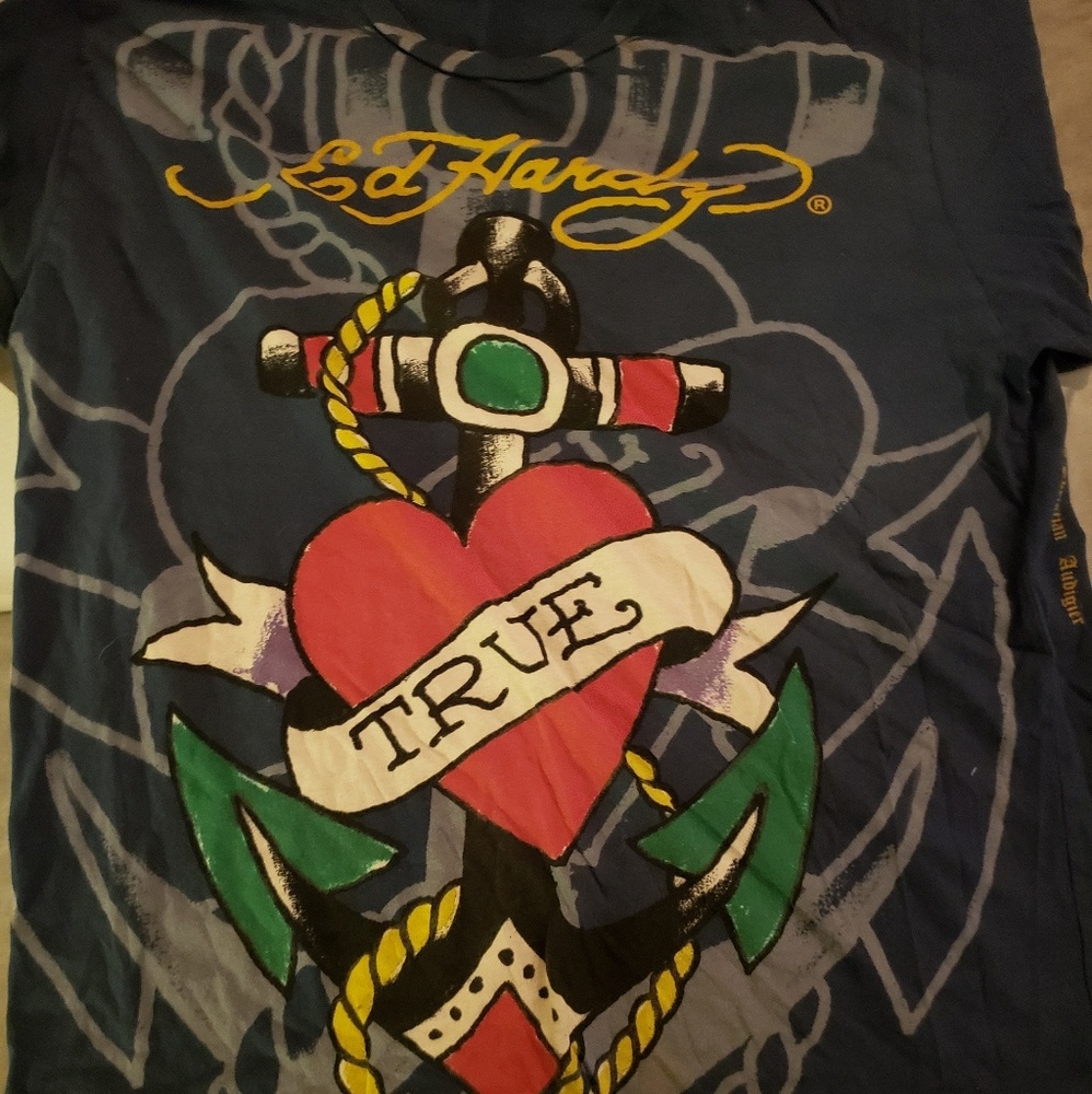 Ed hardy mens shirt. Probably an xl